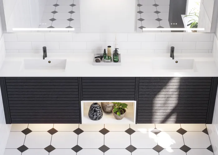 Stor badrumsinspiration med badrumsmöbler i svart ek med eleganta räfflor, stilfull dubbel handfat, fyrkantiga speglar, vita kakelplattor med geometriskt mönster ger ett ljust, symmetriskt och klassiskt utseende.