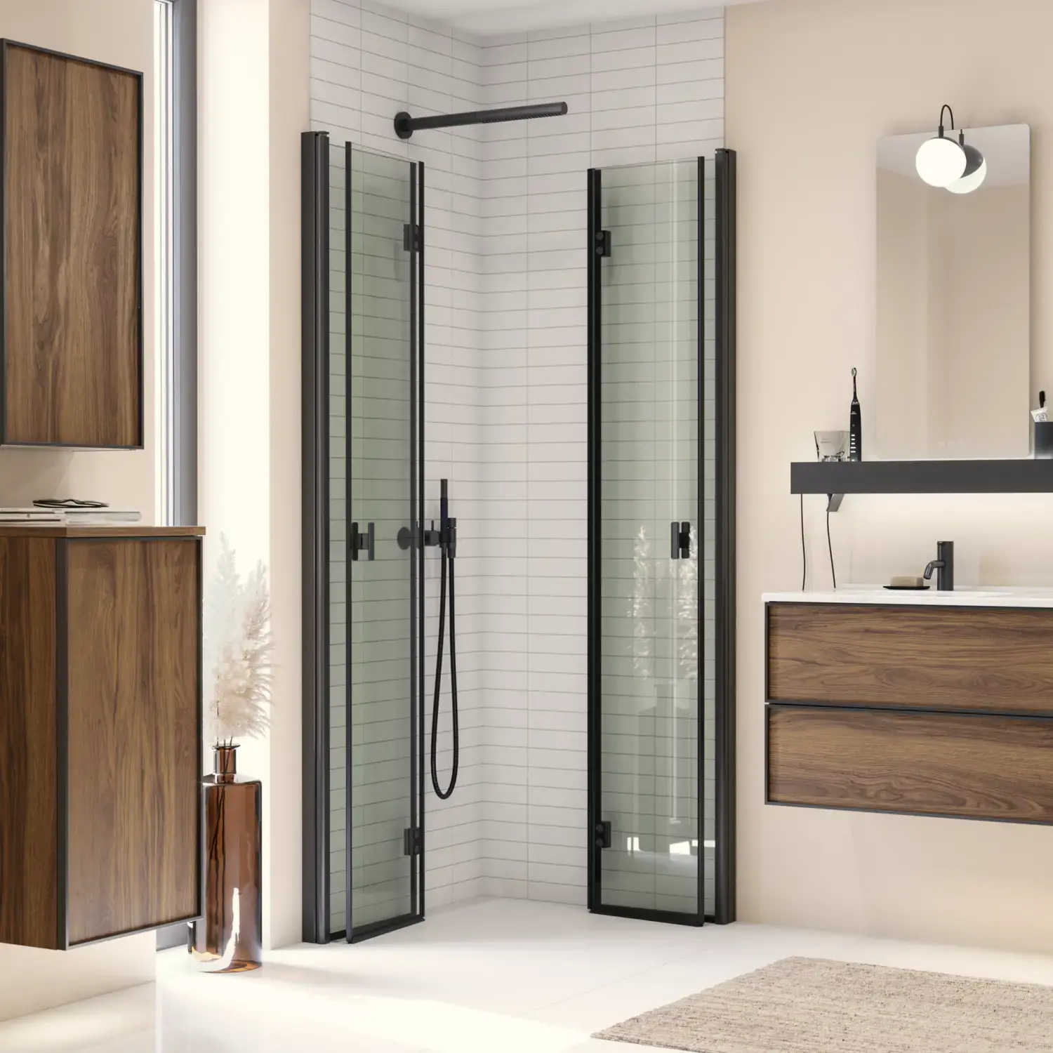 Stort badrumsinspiration med möbler i brun ek med svarta ramar, dubbelhandfat och svart hylla, speglar med rundade hörn, svart hörndusch med vikdörrar, vita kakelplattor och beige väggar för ett modernt uttryck