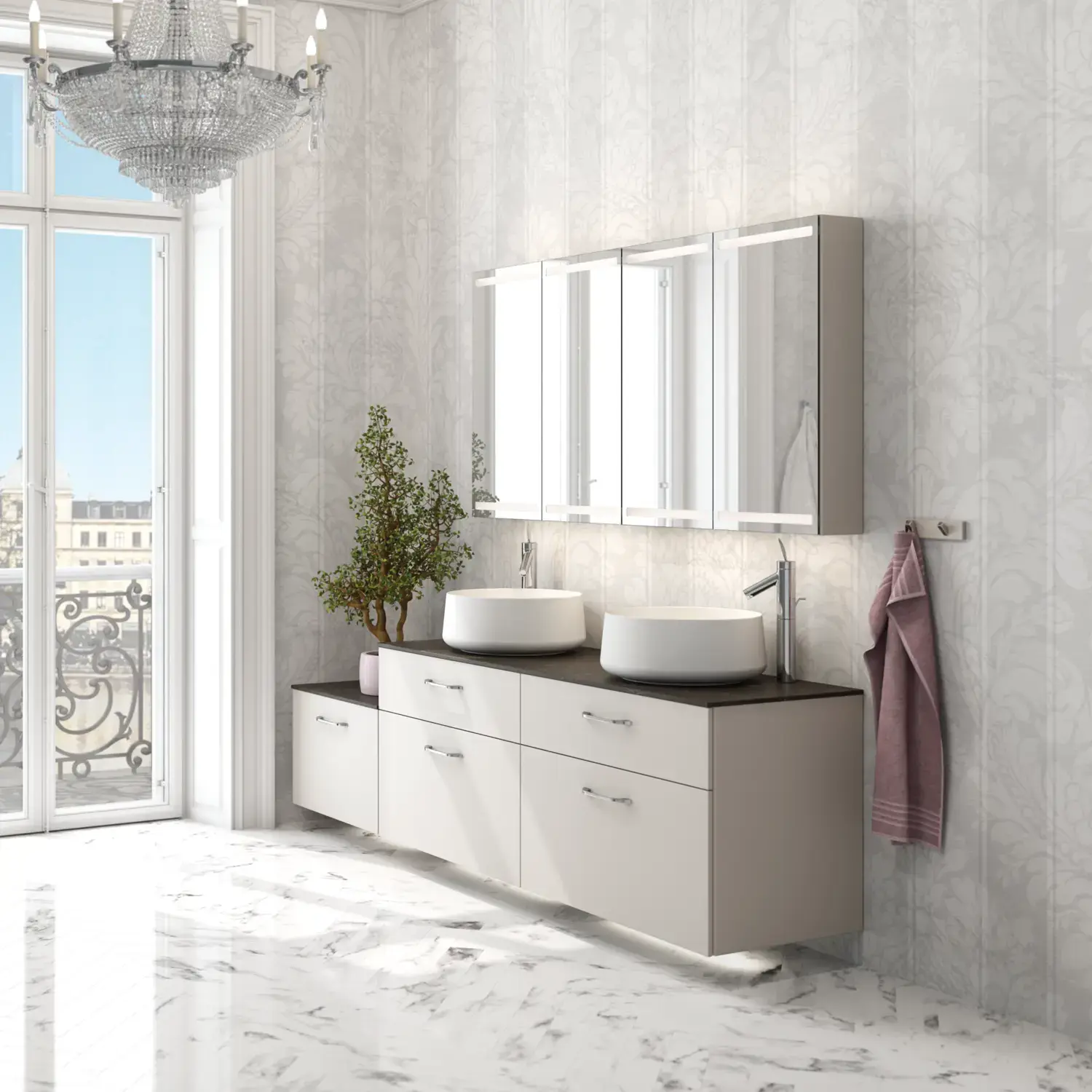 Romantisk badrumsinspiration med spegelskåp som har praktiska och eleganta förvaringslösningar, dubbla fristående handfat på en stenskiva.