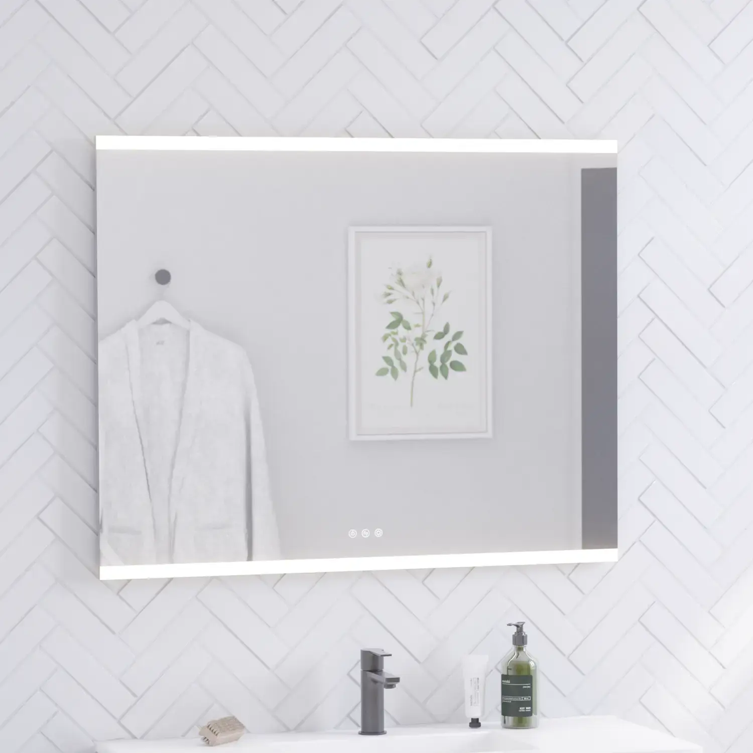 Badrumsinspiration med tvättställsskåp och högskåp i svart ek, elegant fyrkantigt handfat och fyrkantig spegel med integrerat ljus, stora vita kakelplattor på golvet och fiskbensplattor på väggen som skapar ett ljust och modernt uttryck.